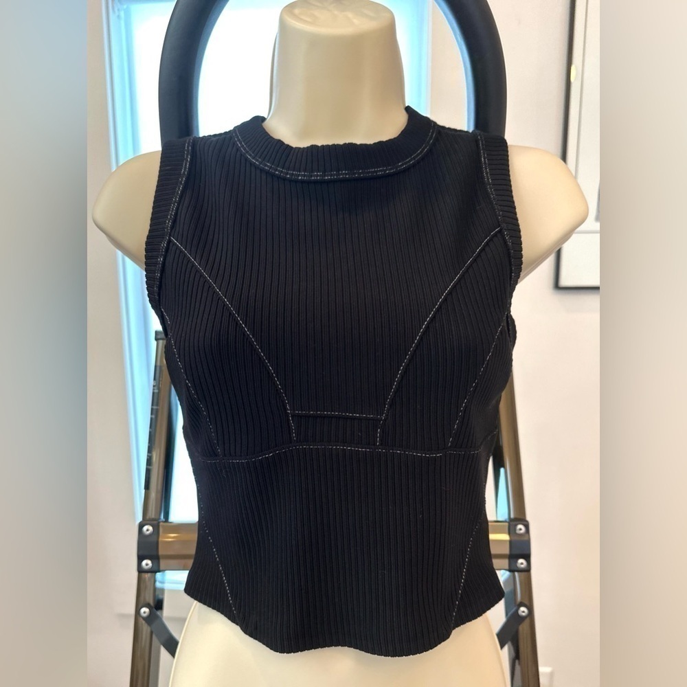 MANIERE DE VOIR BLK RIBBED CROP TOP W/PIPING US 10, UK 14